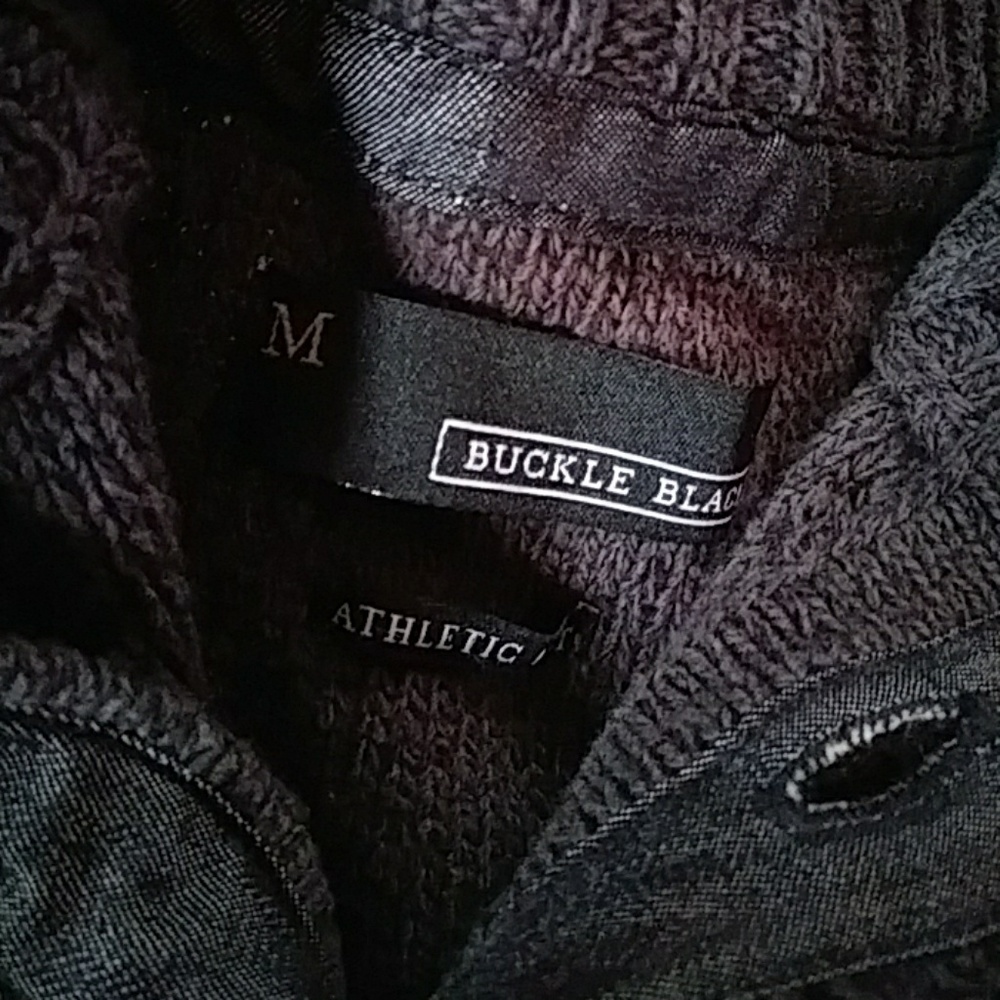Mens buckle like new sweater